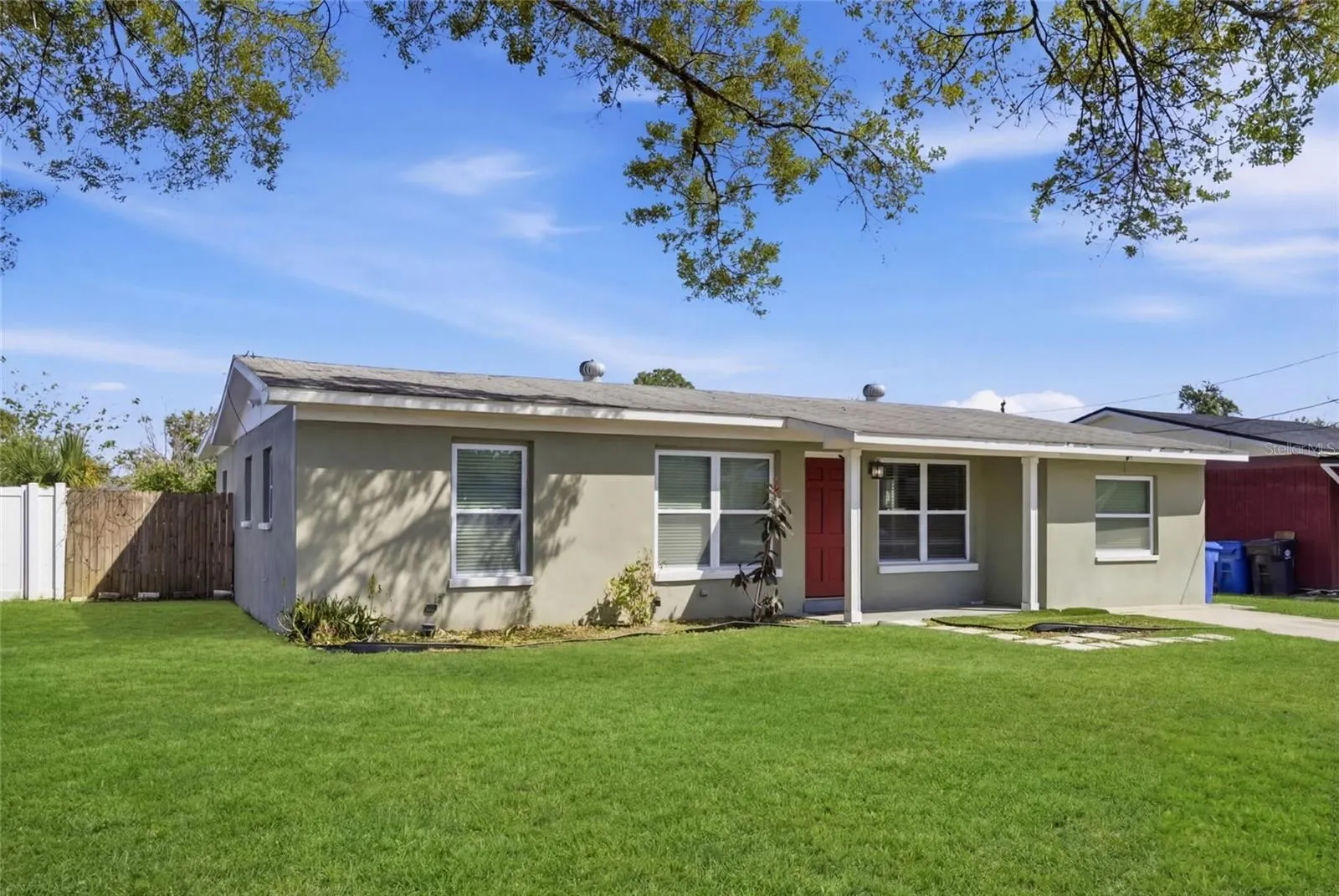 8609 CHINABERRY DR