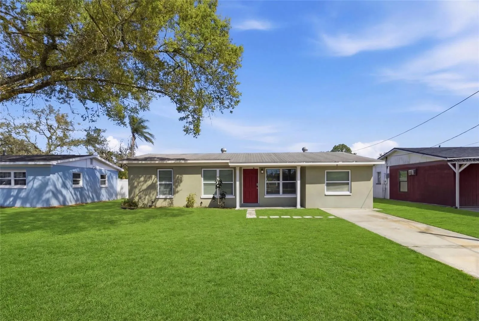 8609 CHINABERRY DR