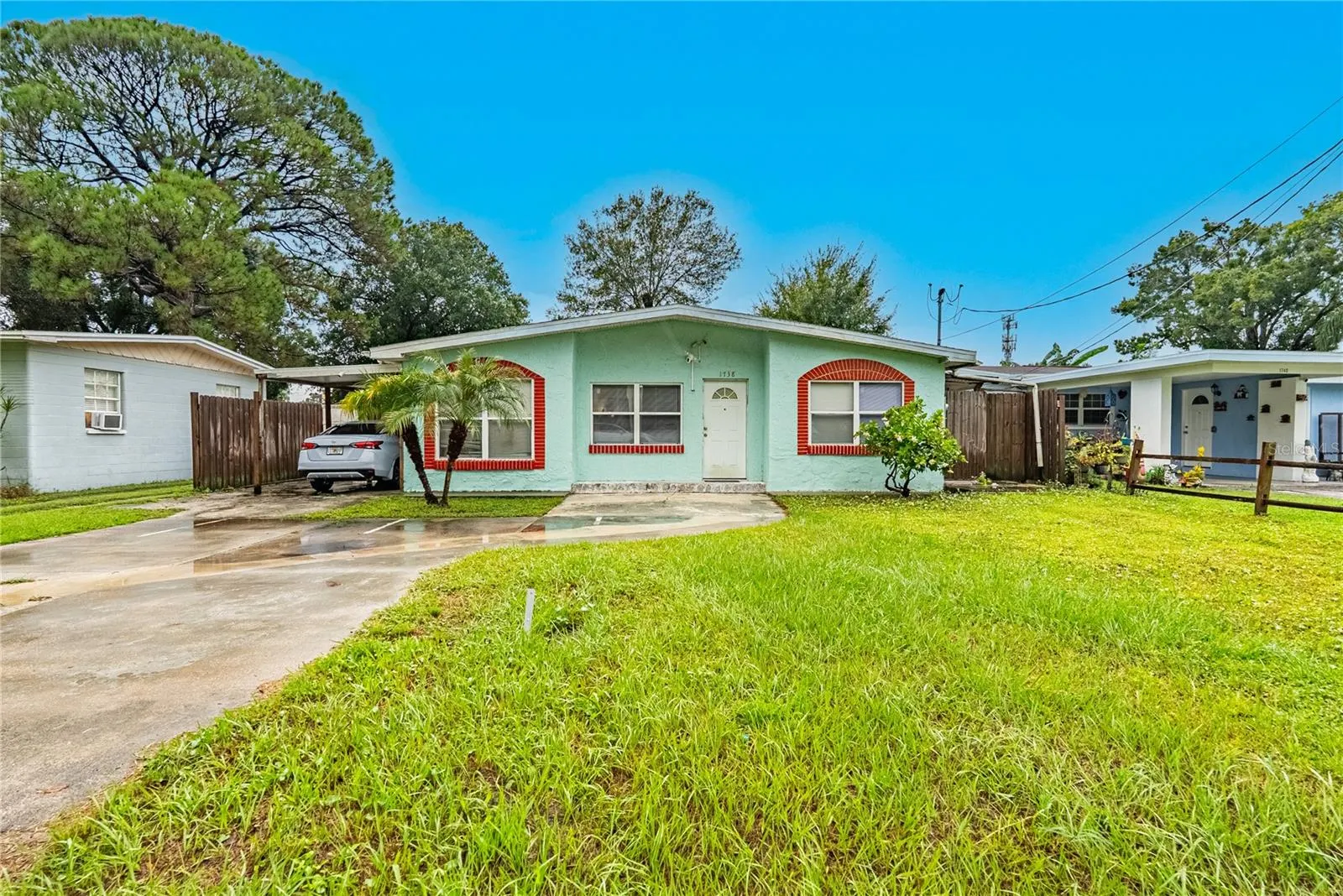 1738 W COMANCHE AVE