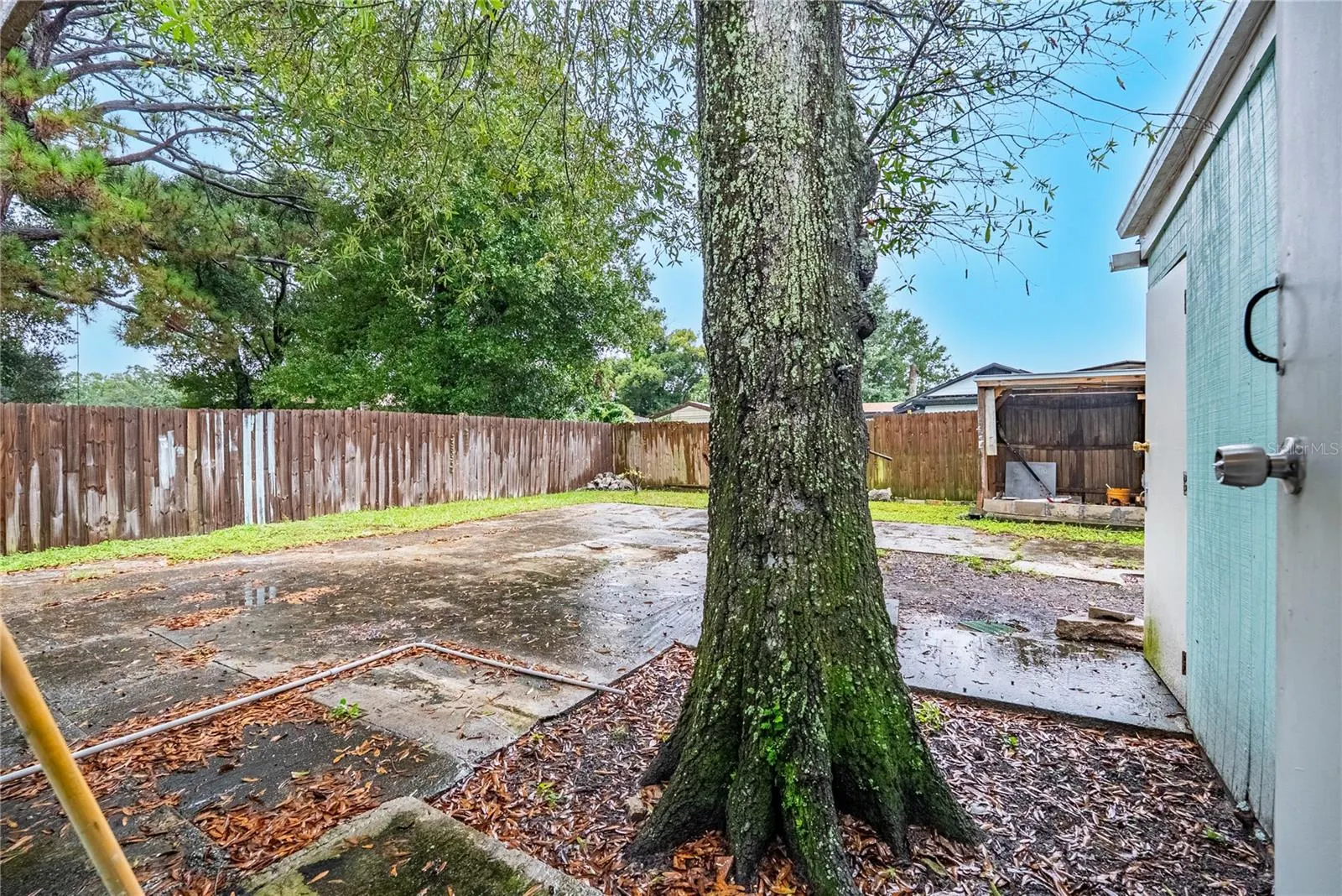 1738 W COMANCHE AVE