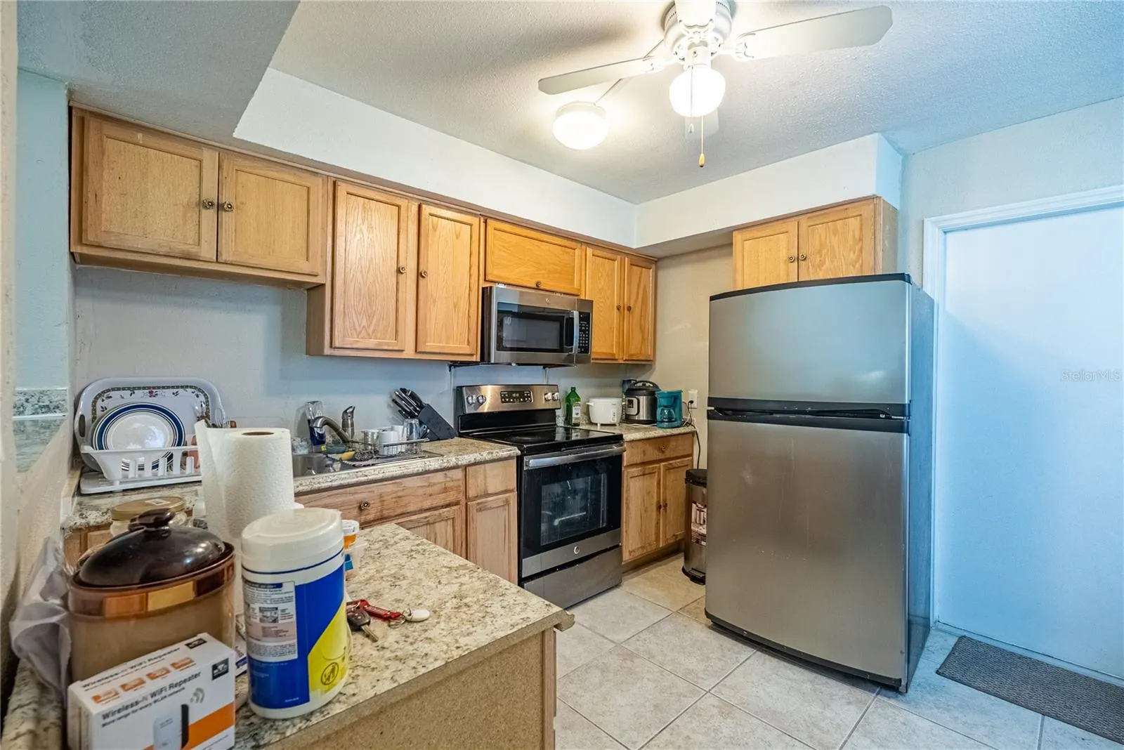 1738 W COMANCHE AVE
