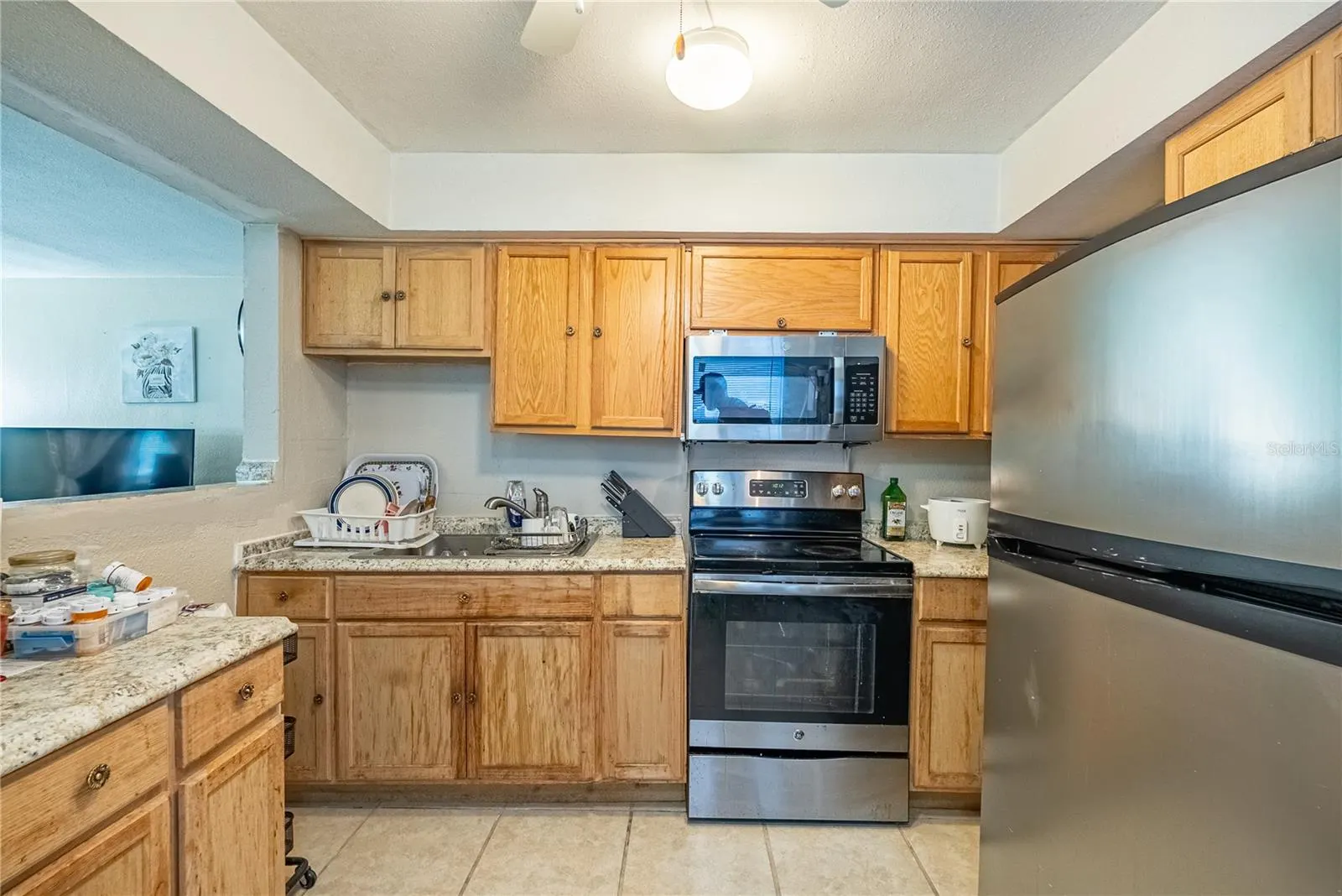 1738 W COMANCHE AVE