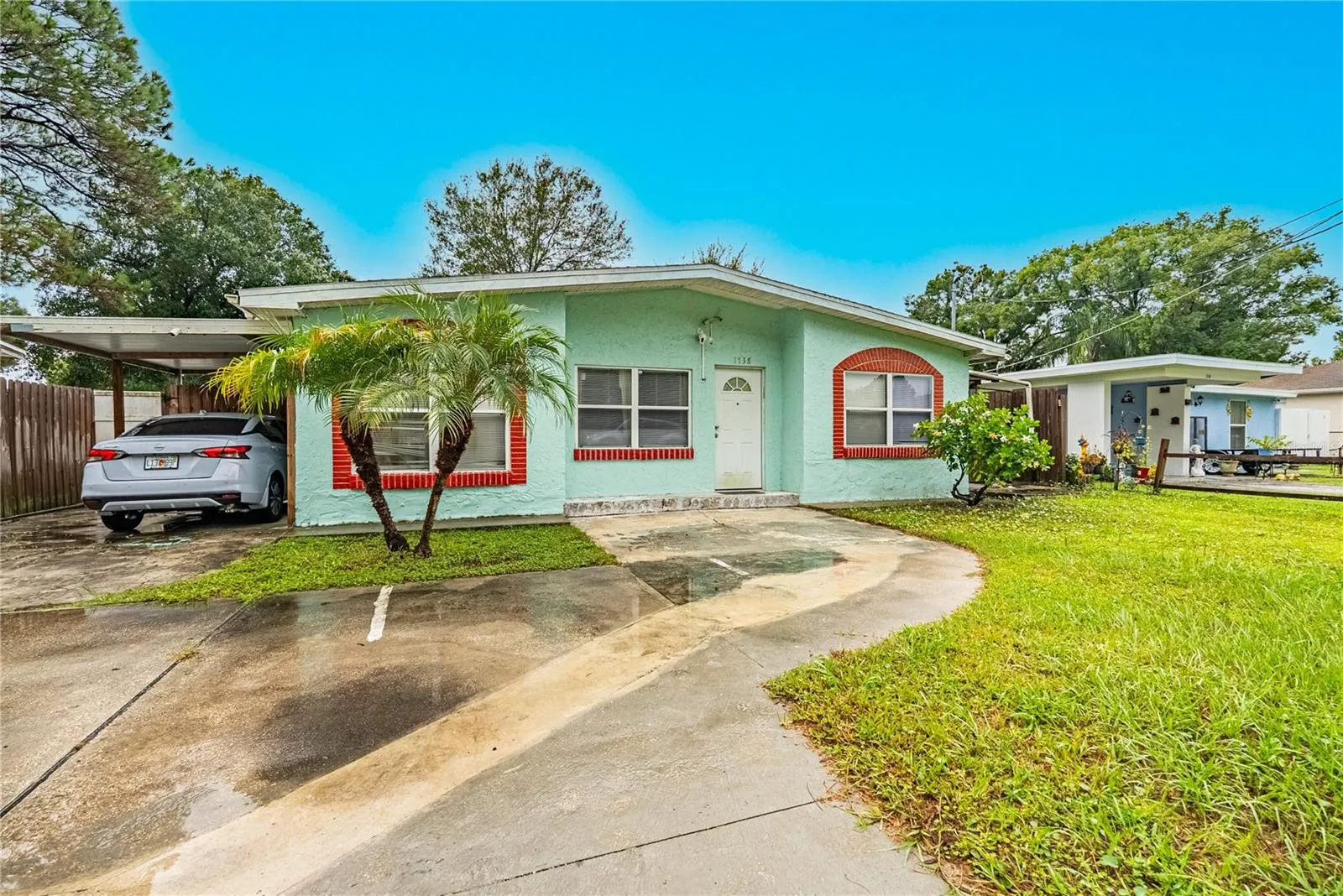 1738 W COMANCHE AVE