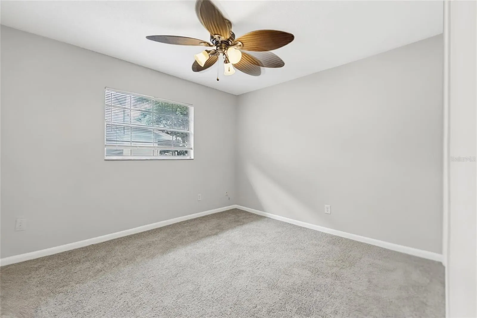 1322 GLENGREEN LN