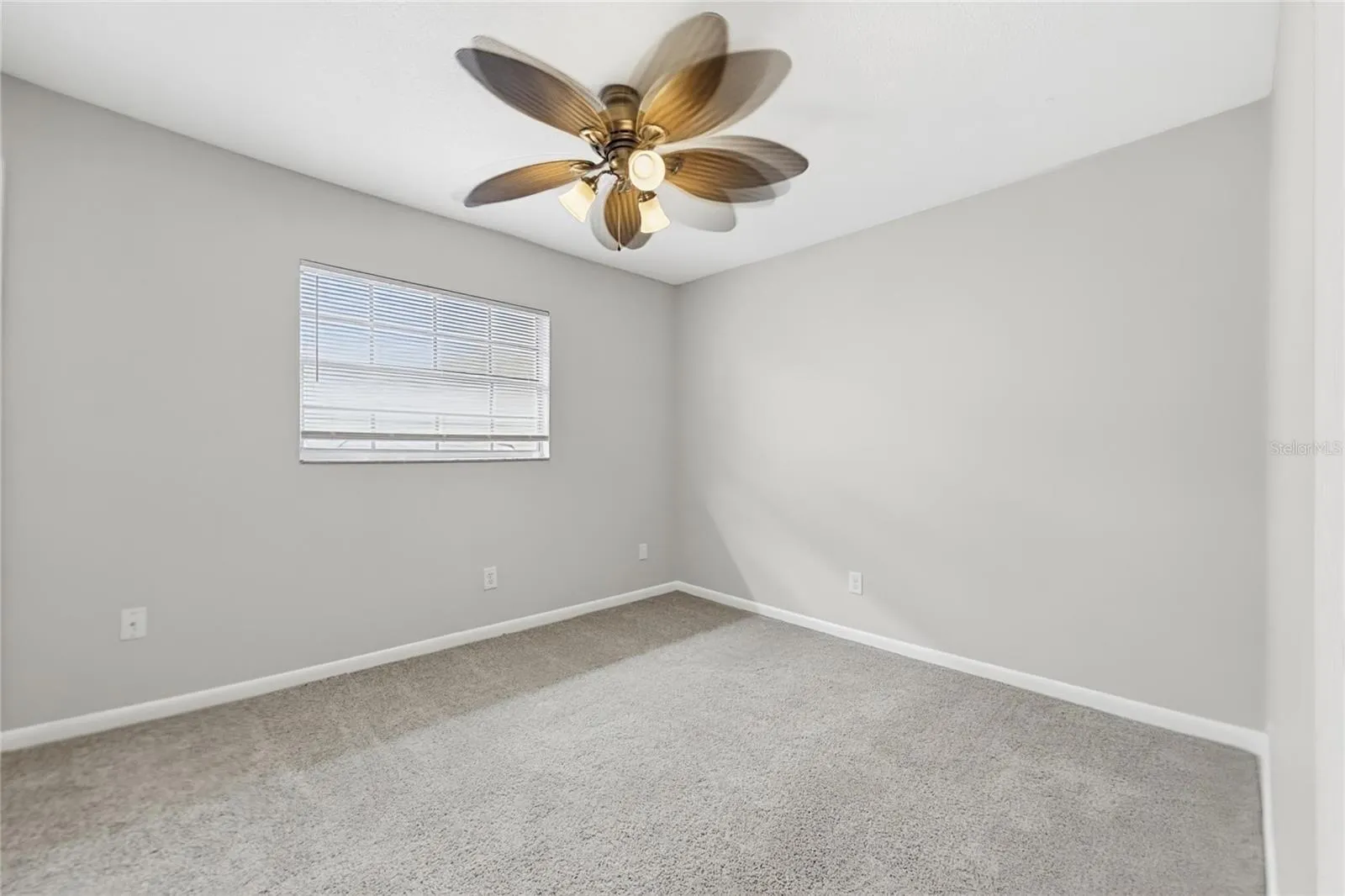 1322 GLENGREEN LN