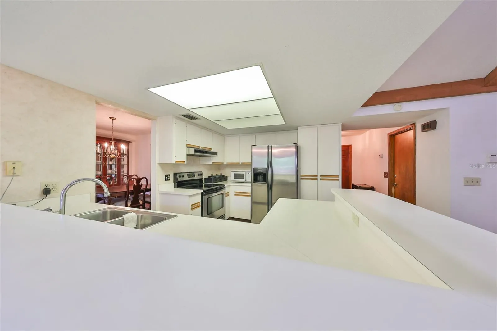 2609 MANOR OAK DR