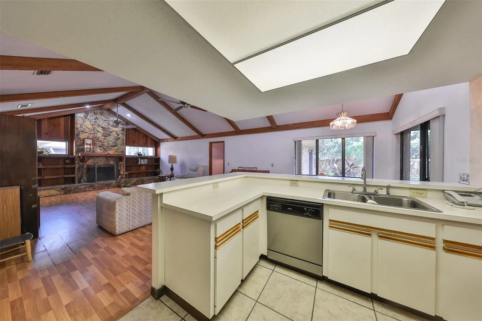 2609 MANOR OAK DR