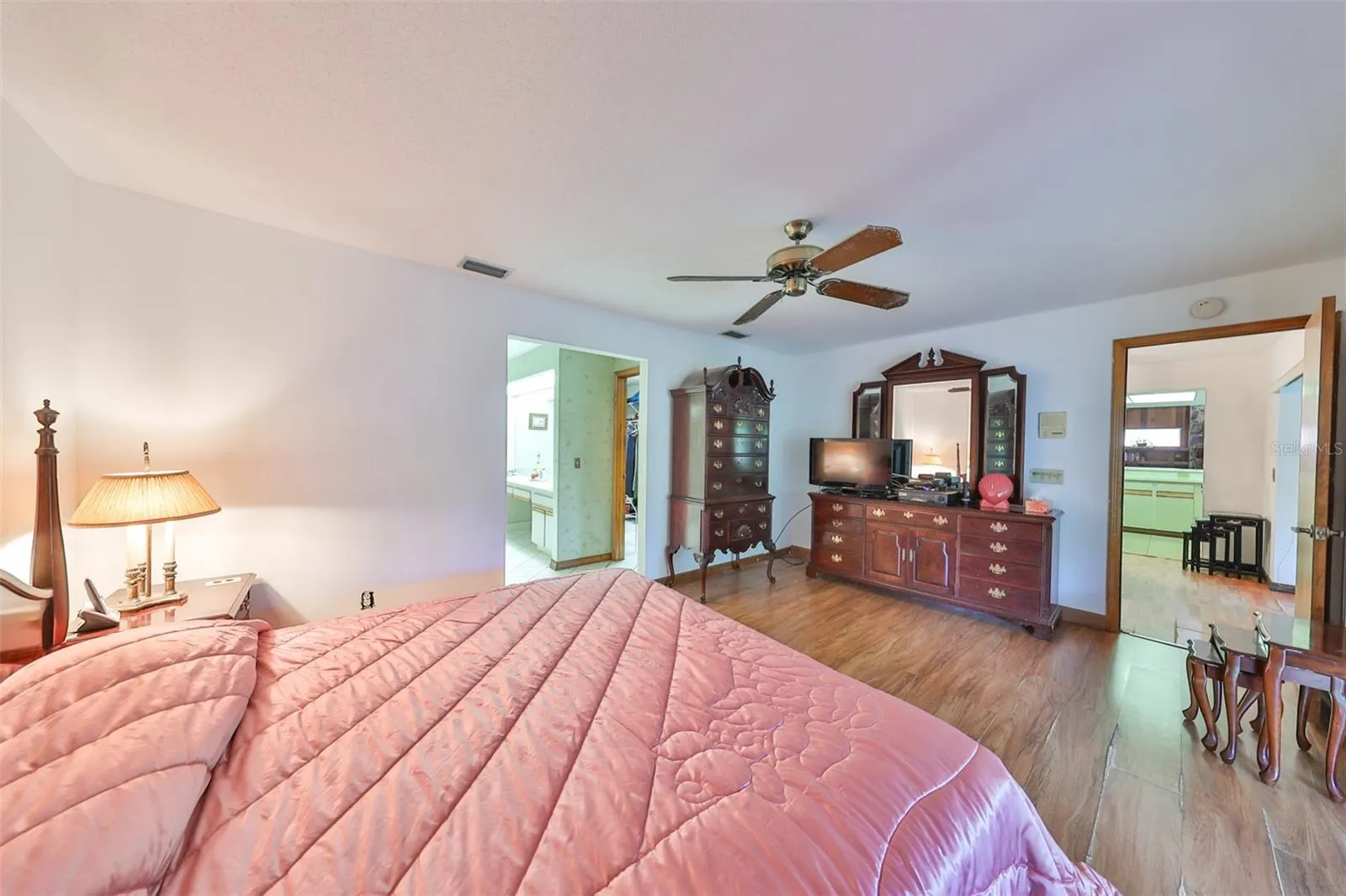2609 MANOR OAK DR