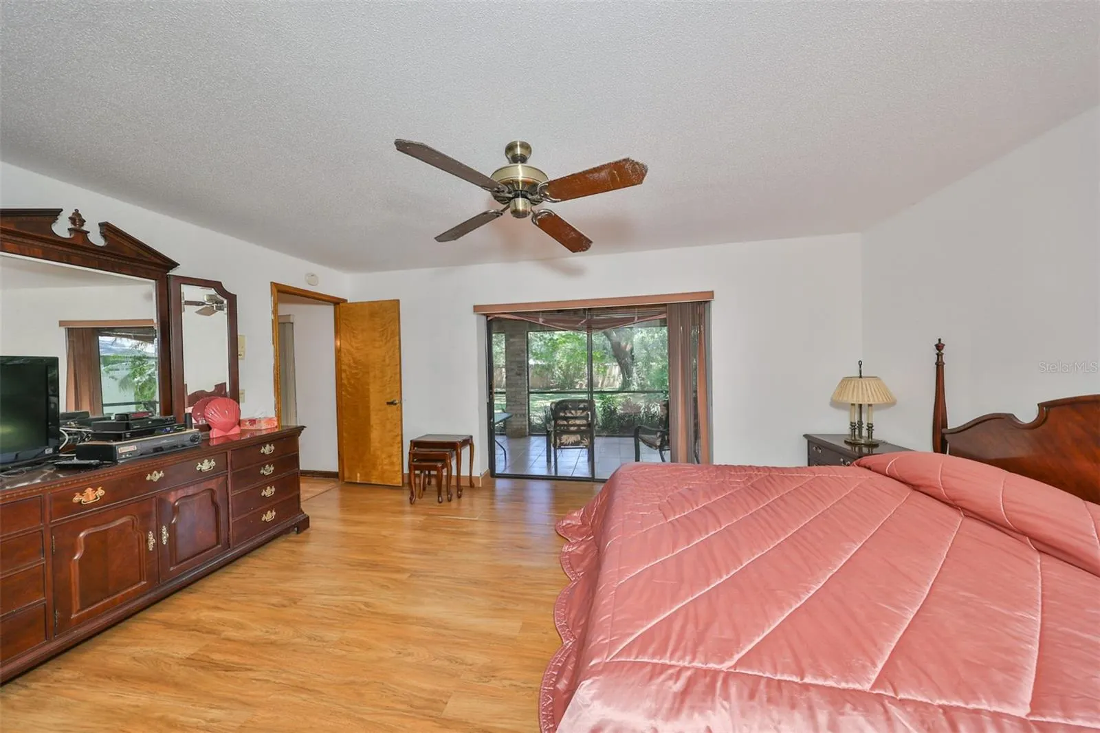 2609 MANOR OAK DR