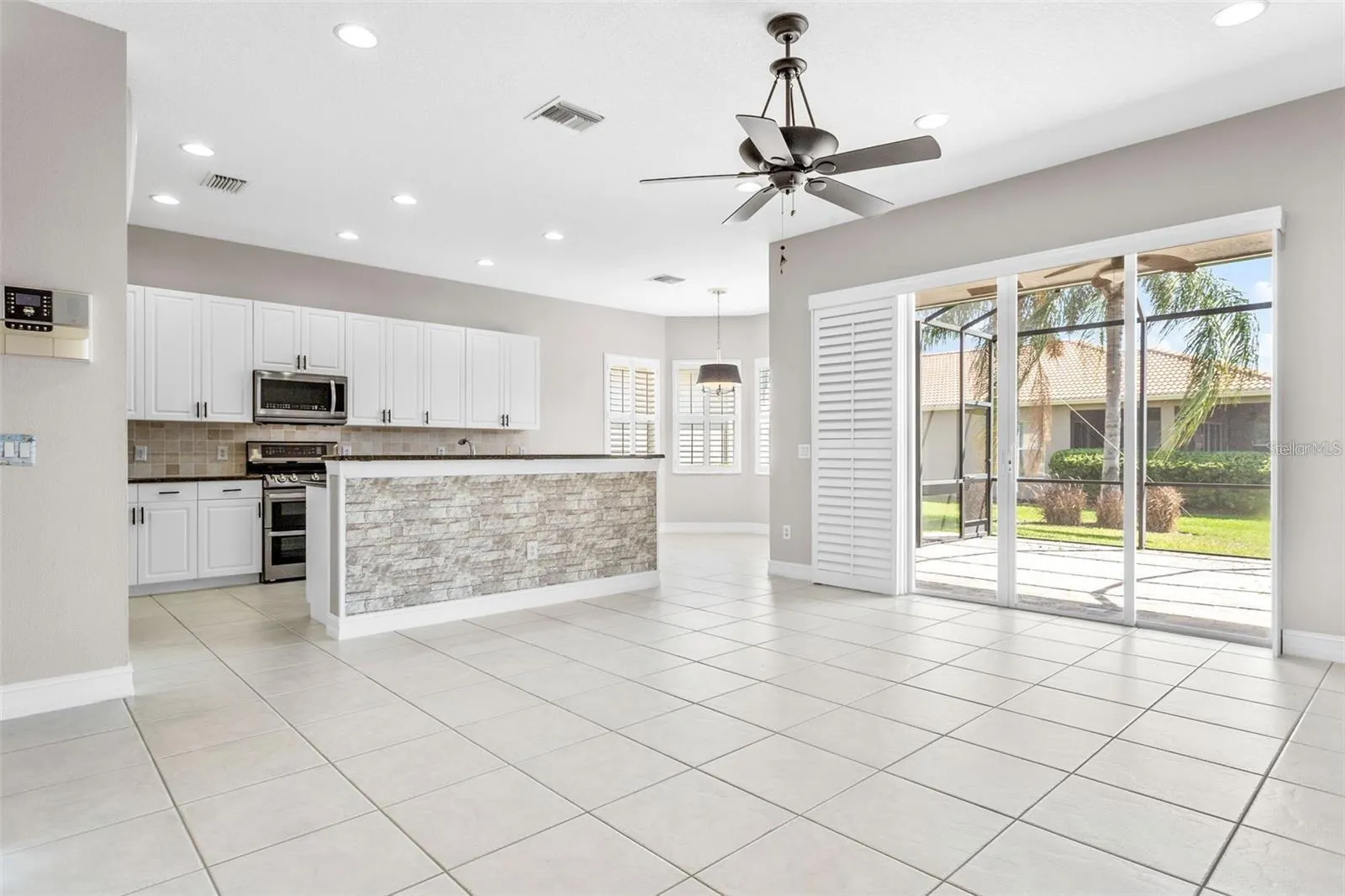 4925 SANDY BROOK CIR