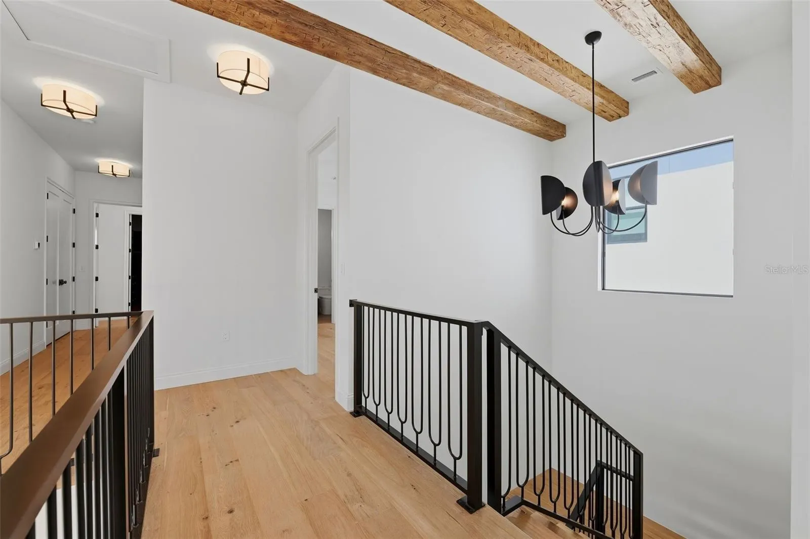 502 E DAVIS BLVD