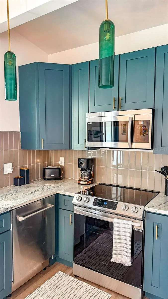 407 E PALM AVE #102 #102