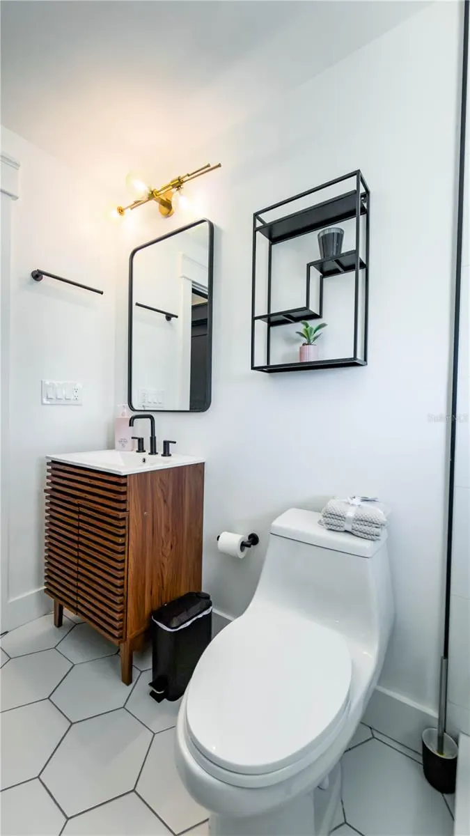 407 E PALM AVE #102 #102