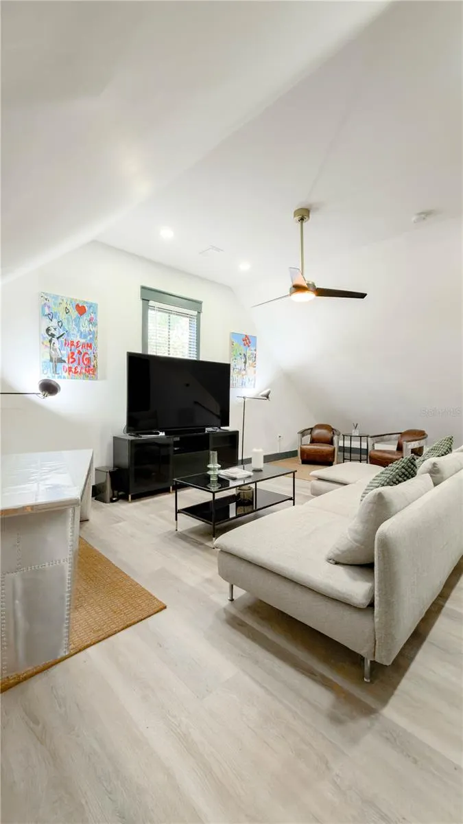 407 E PALM AVE #102 #102