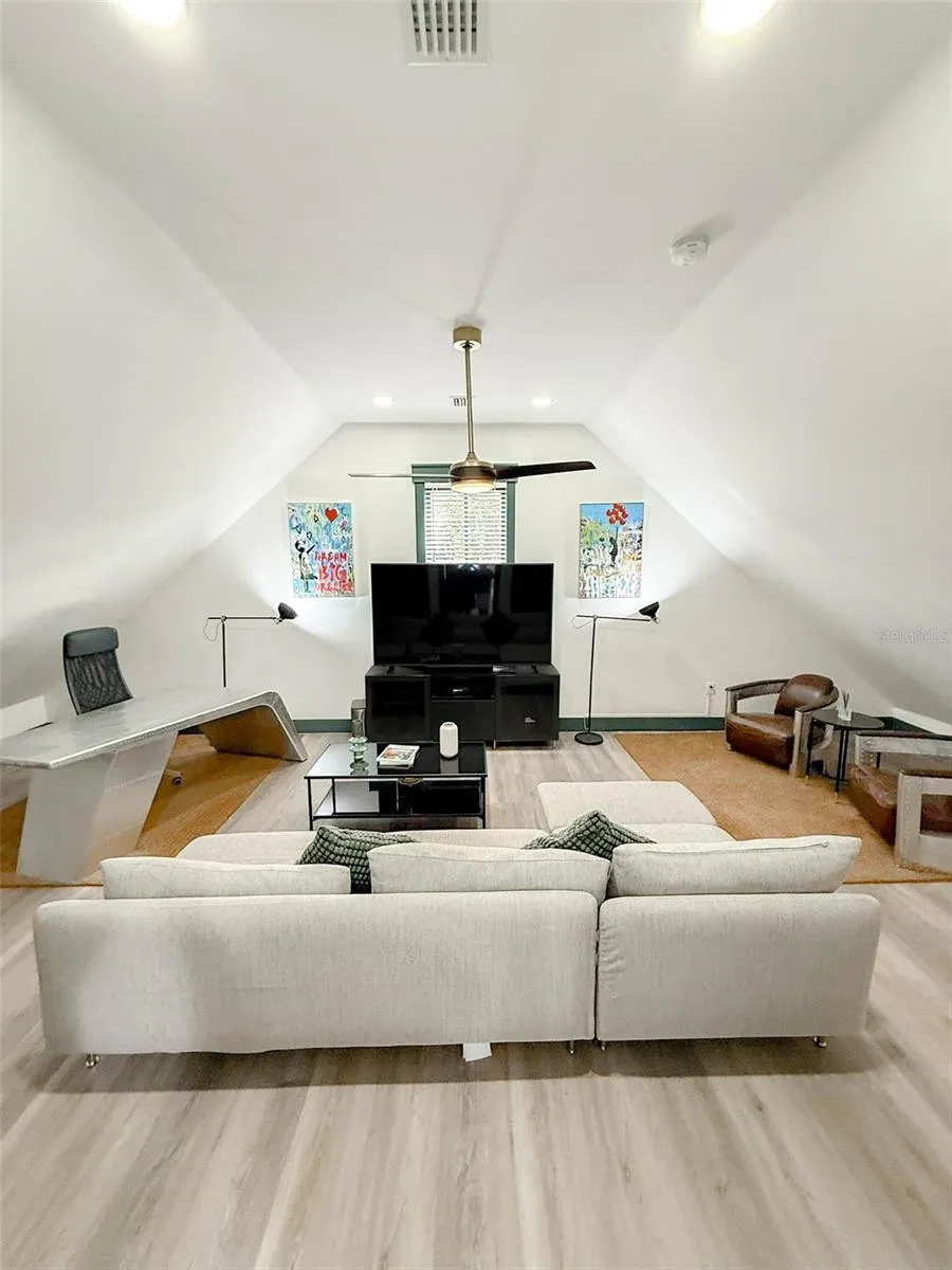 407 E PALM AVE #102 #102