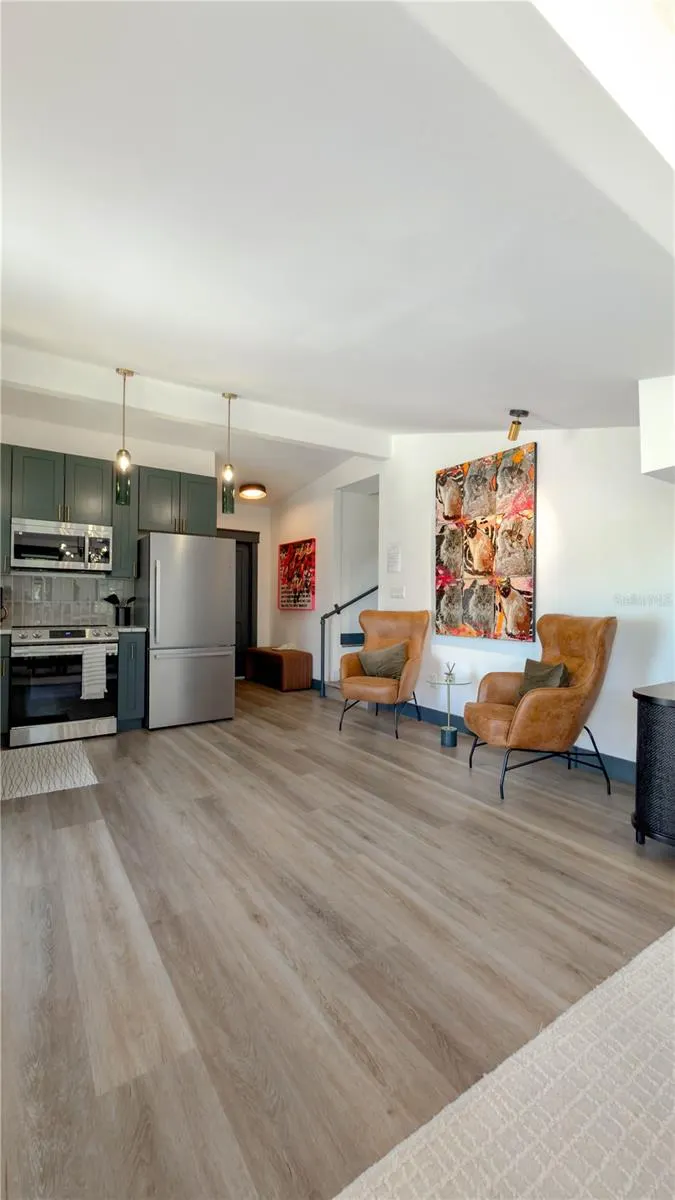 407 E PALM AVE #102 #102