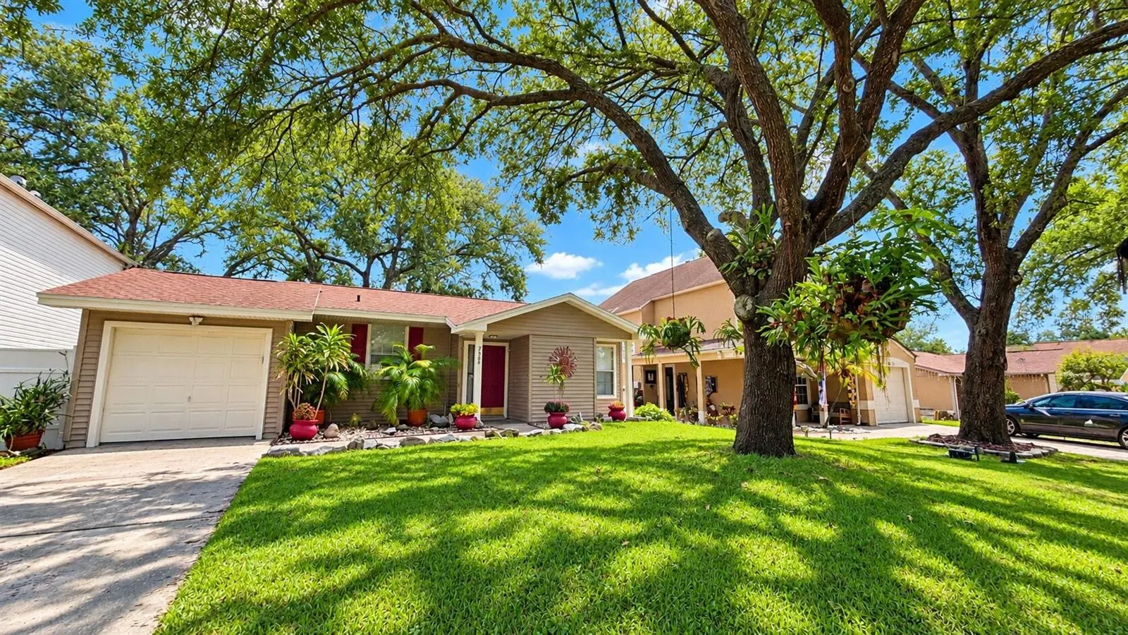 7608 GLADES CT
