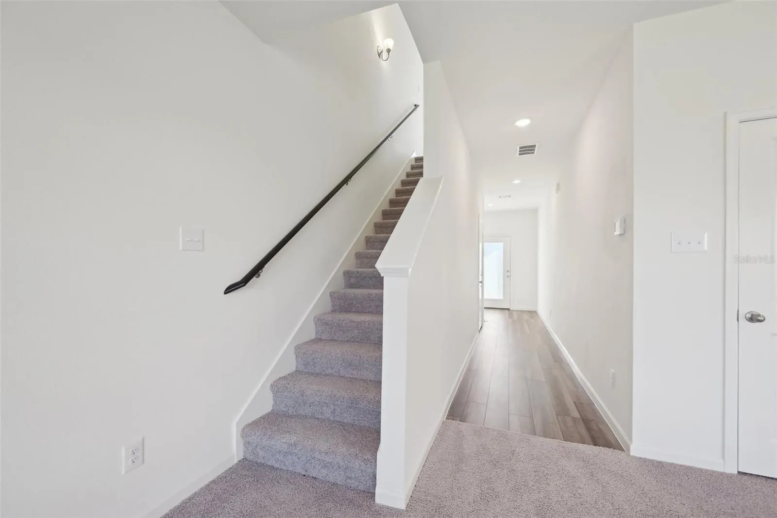10526 CURVING CREEK