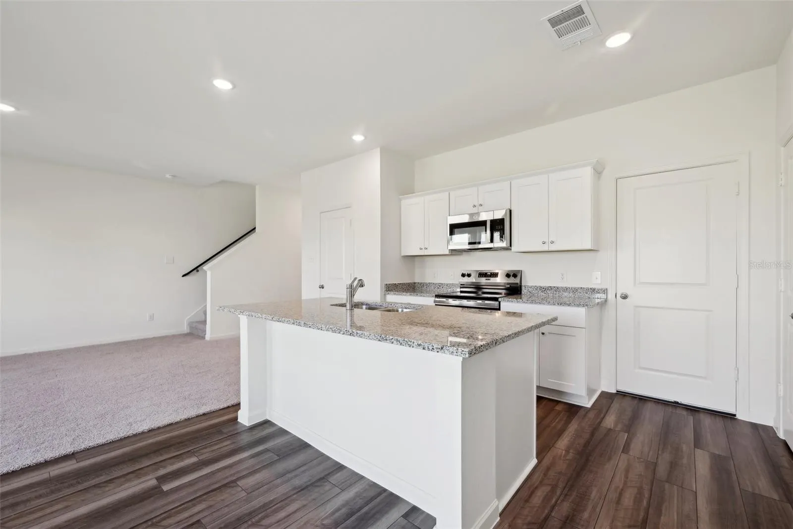 10526 CURVING CREEK