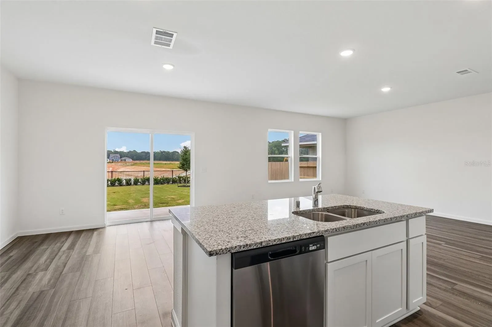 10526 CURVING CREEK