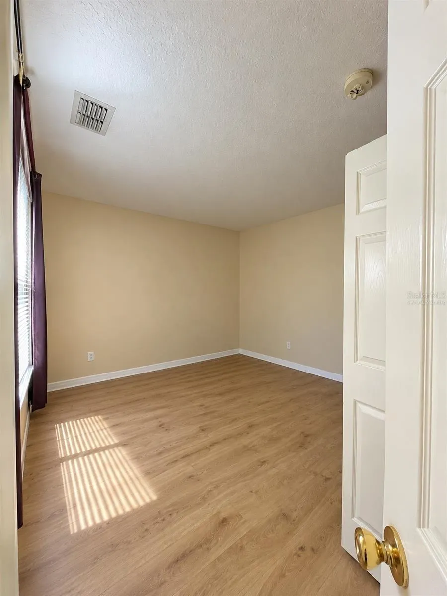1133 SOLANA CIR