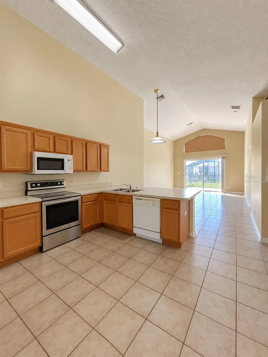 1133 SOLANA CIR
