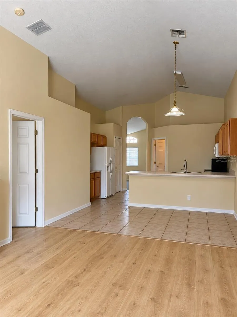 1133 SOLANA CIR