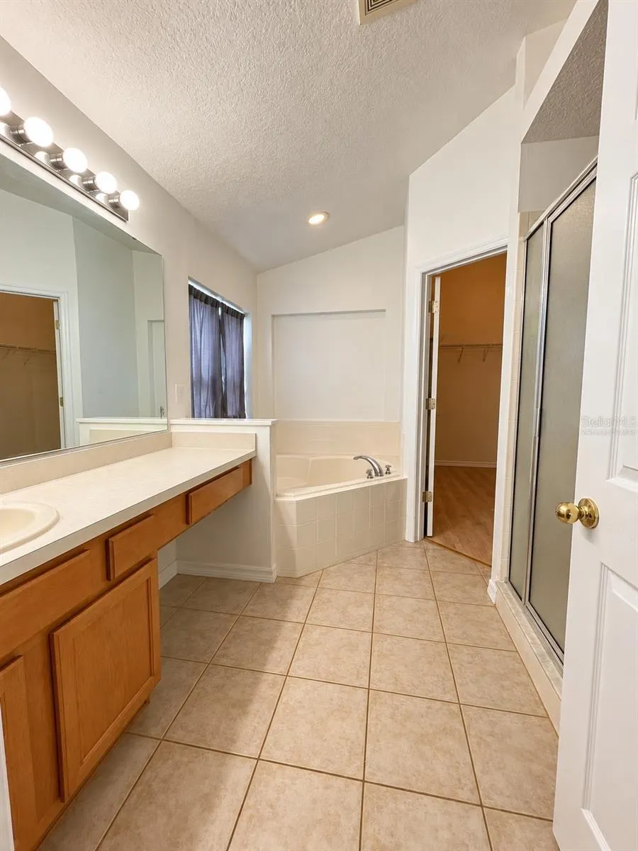 1133 SOLANA CIR