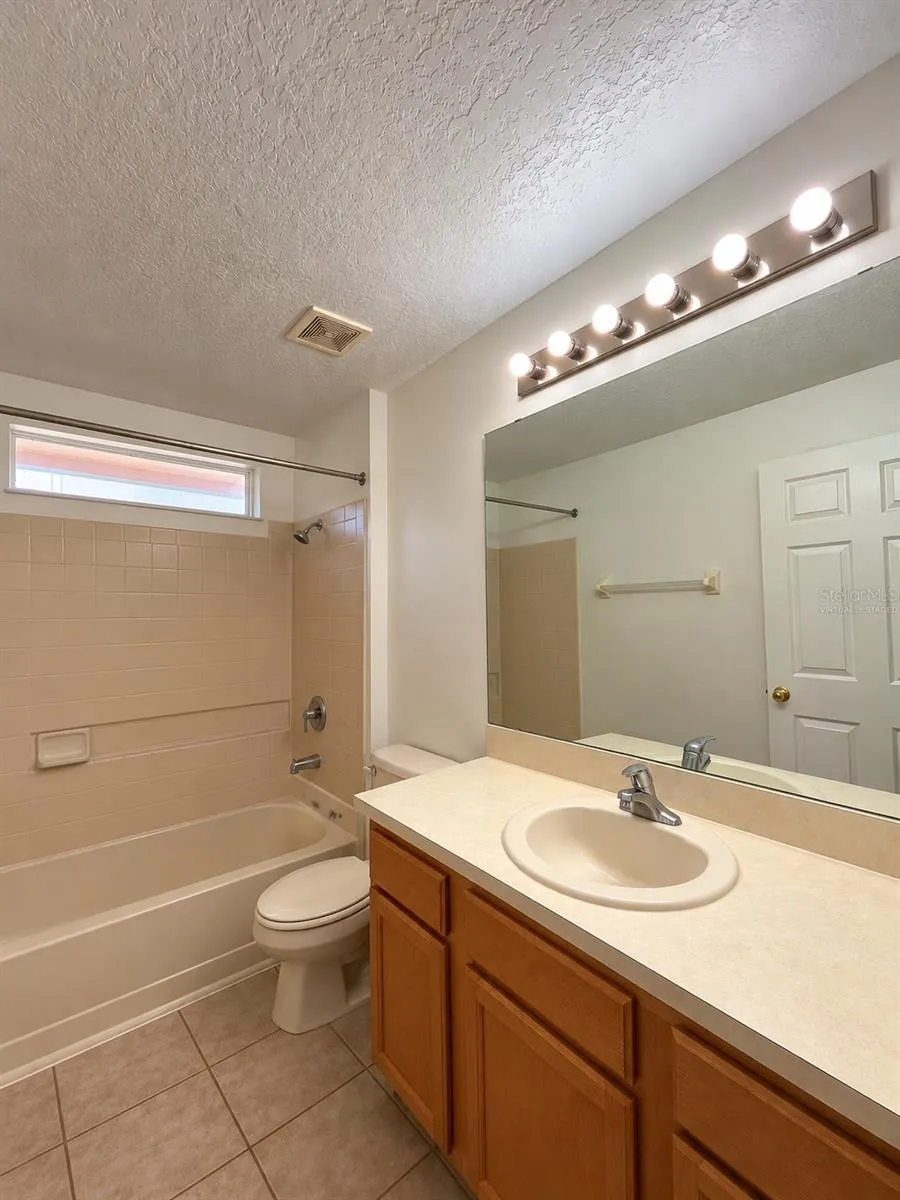 1133 SOLANA CIR