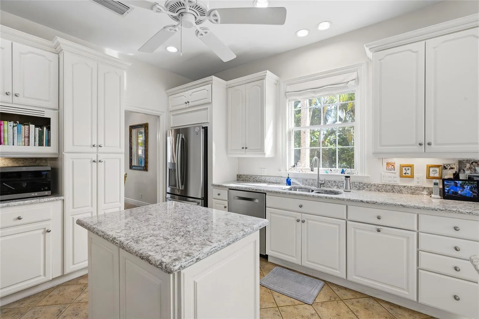 162 BLACKWALL CT
