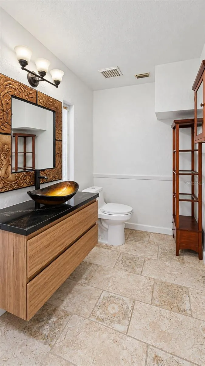 936 E SHADOWLAWN AVE