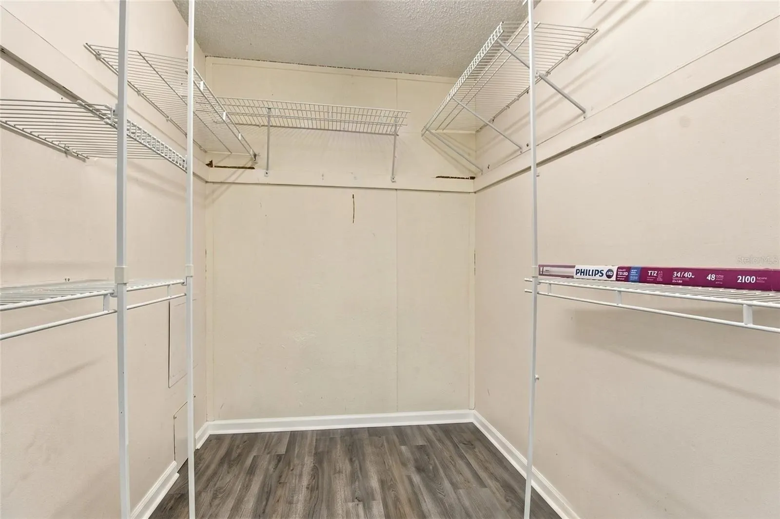 211 FERNWOOD CIR #211 #211