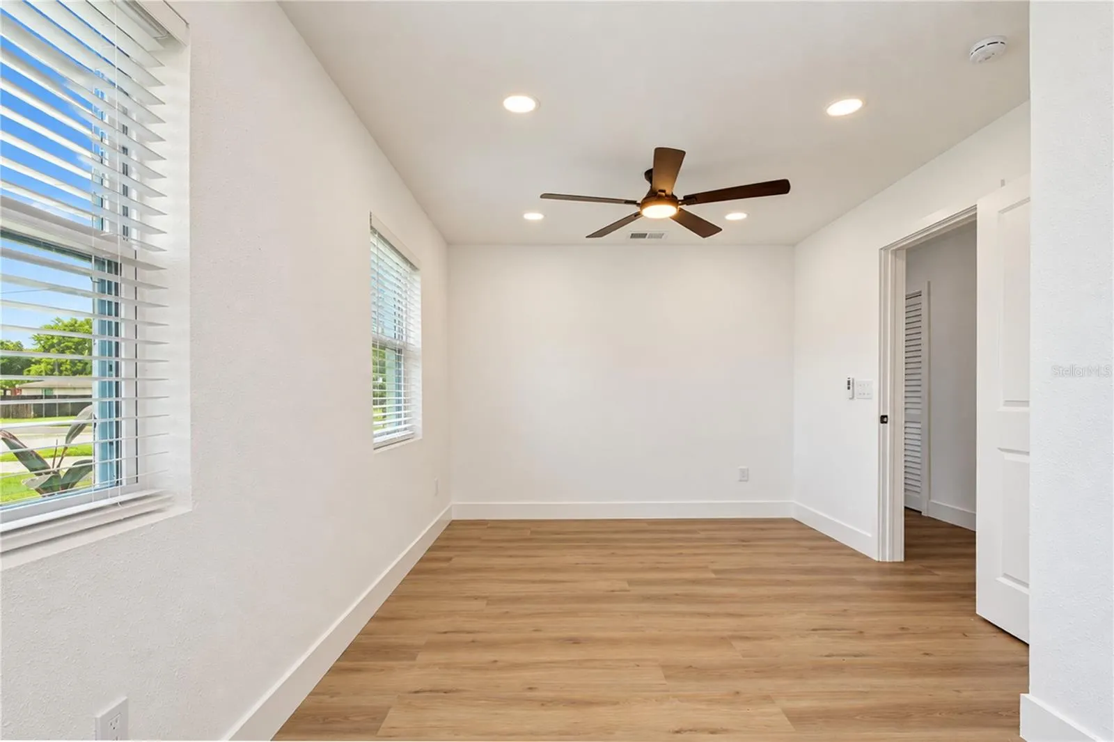 4000 W WALLACE AVE