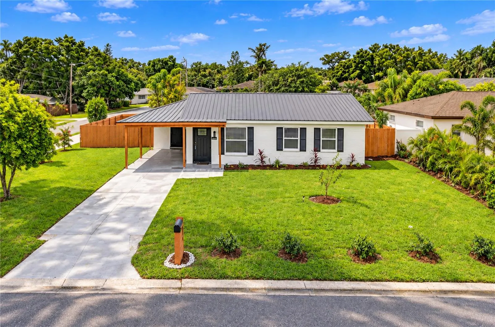4000 W WALLACE AVE