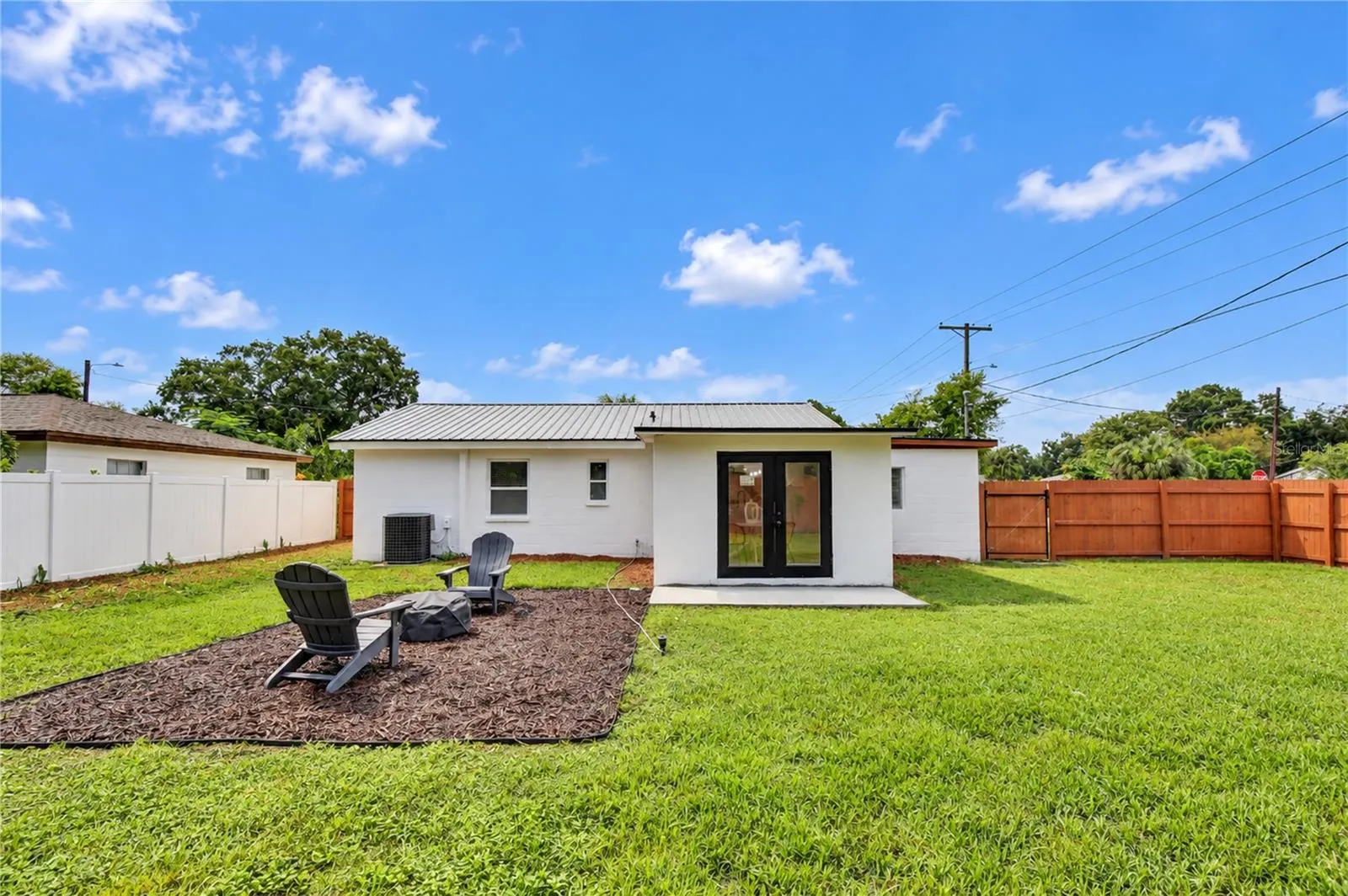 4000 W WALLACE AVE