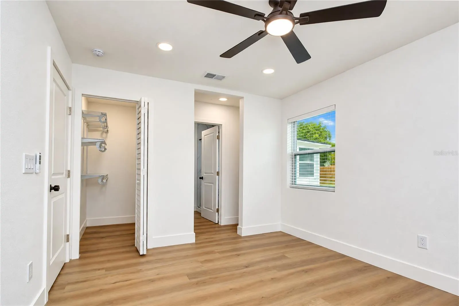 4000 W WALLACE AVE