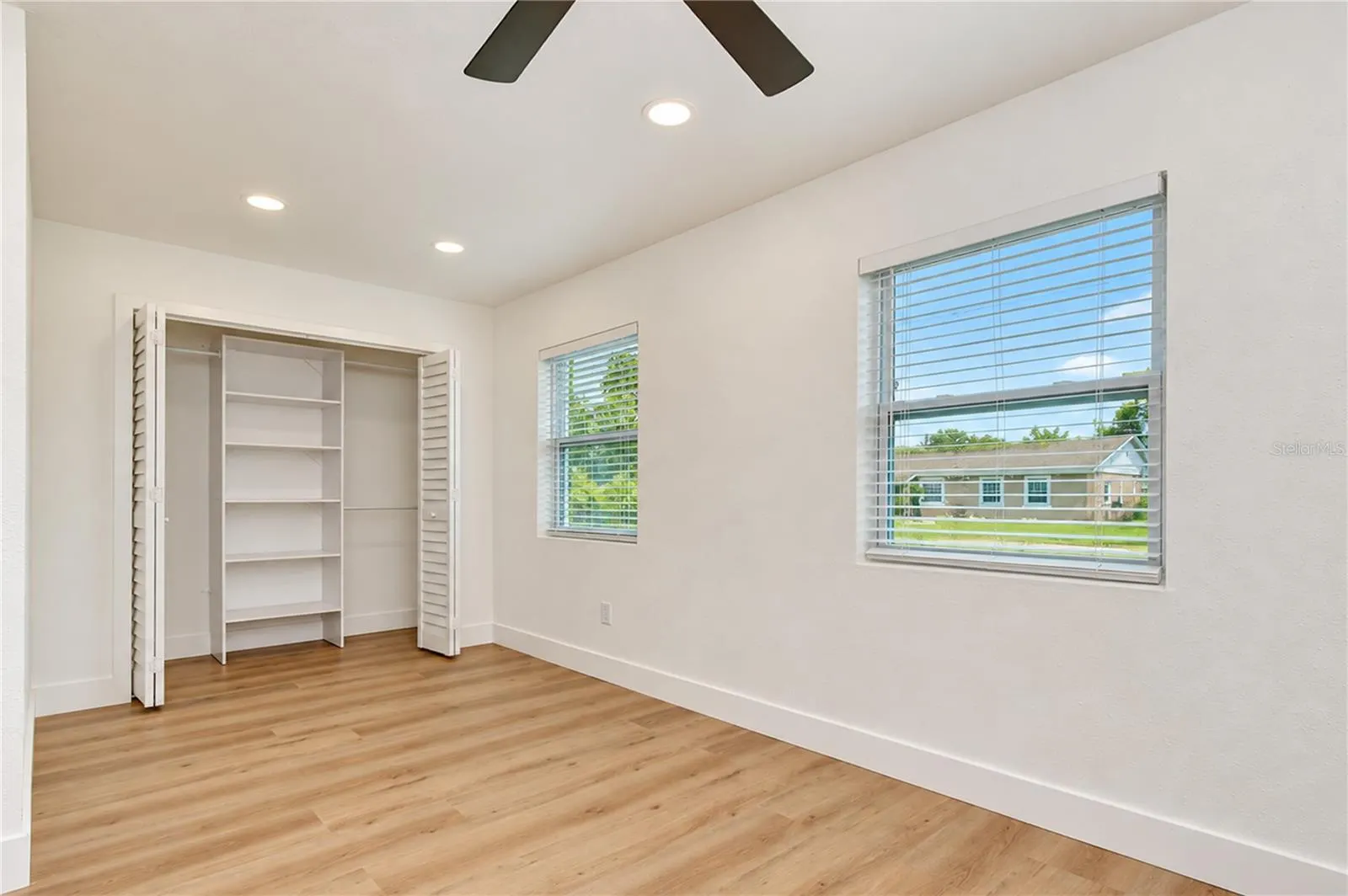 4000 W WALLACE AVE