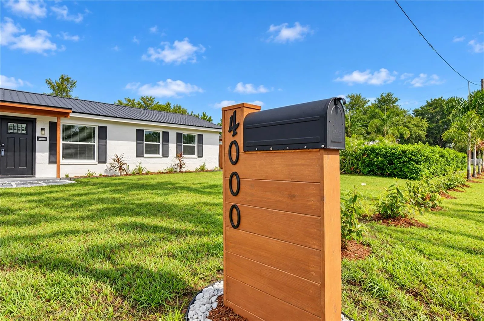4000 W WALLACE AVE
