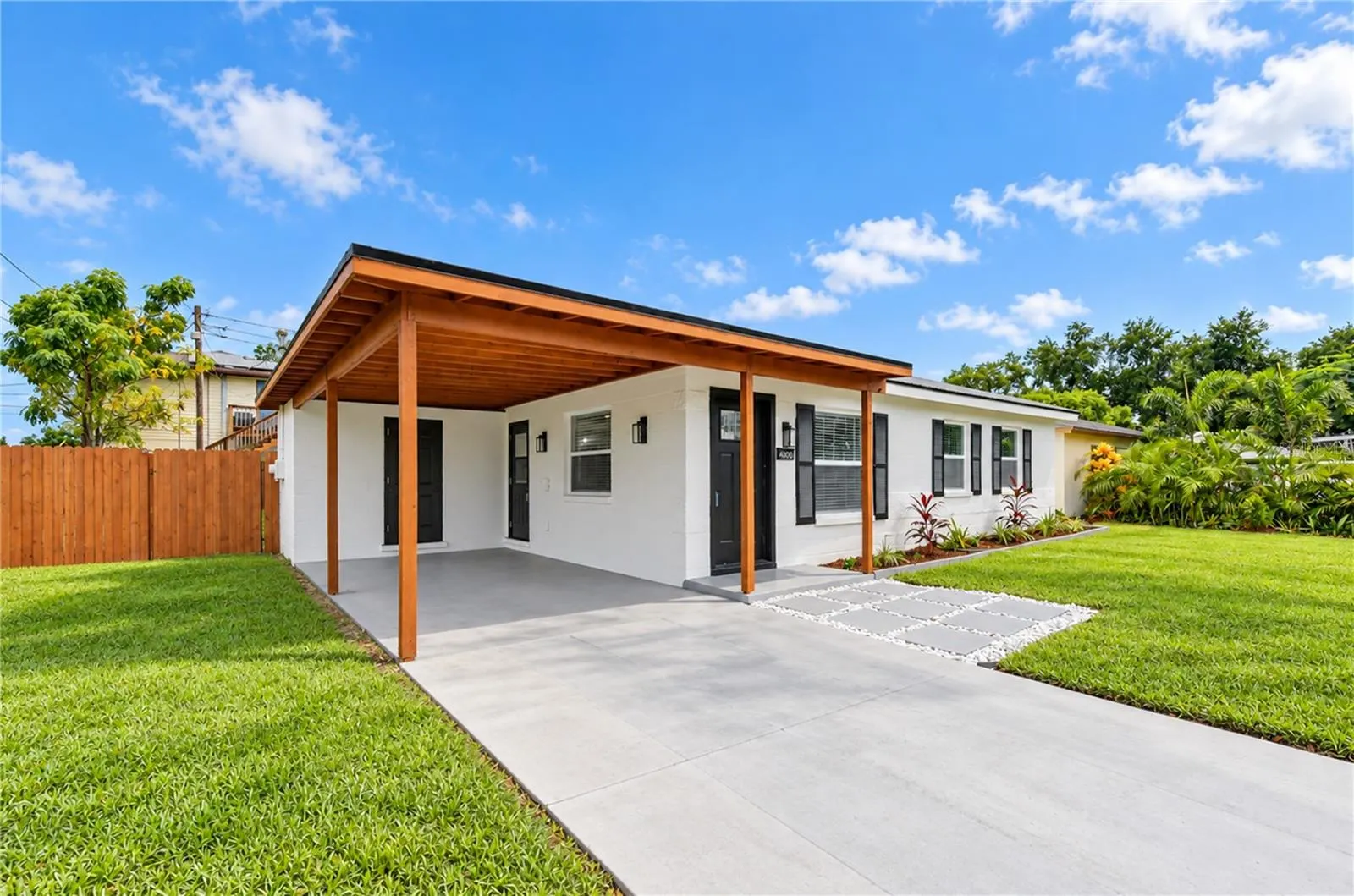 4000 W WALLACE AVE