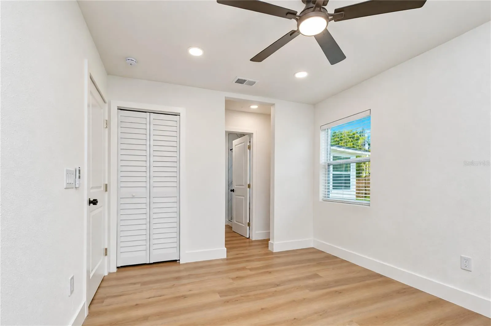 4000 W WALLACE AVE