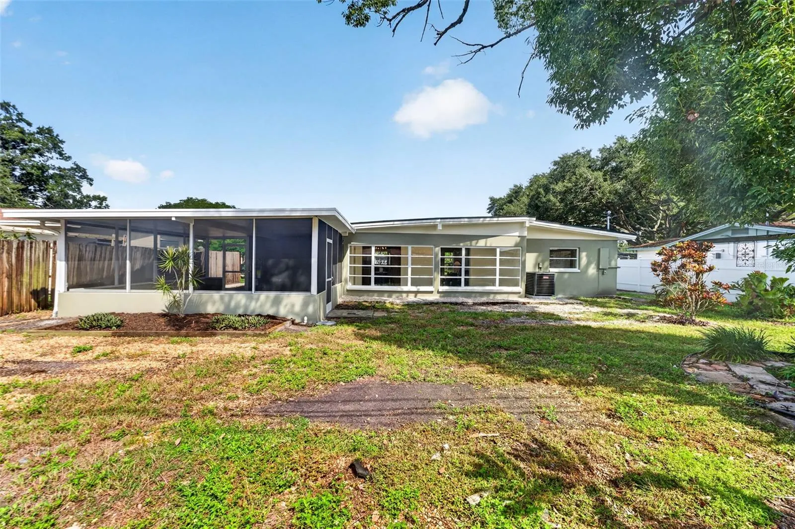 3486 FLORAL DR