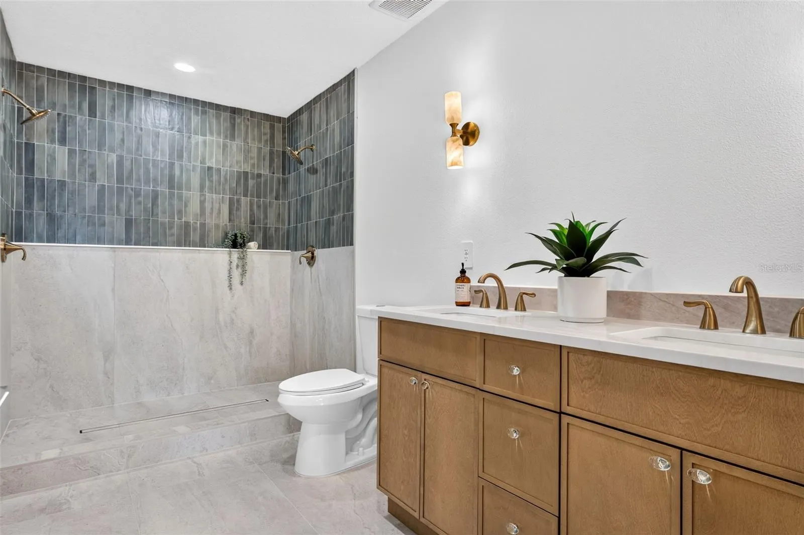 3486 FLORAL DR