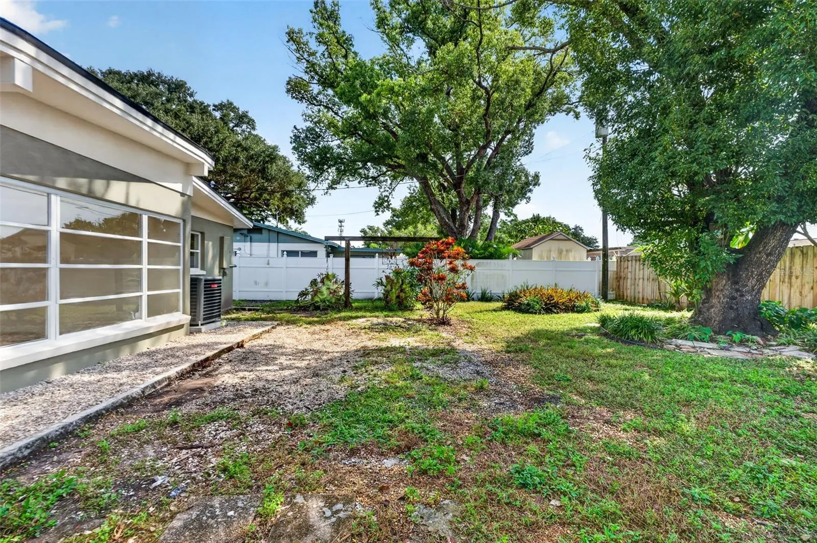 3486 FLORAL DR
