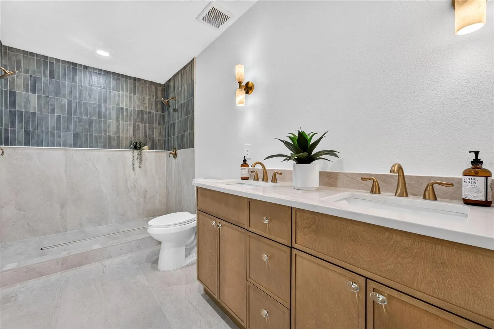3486 FLORAL DR