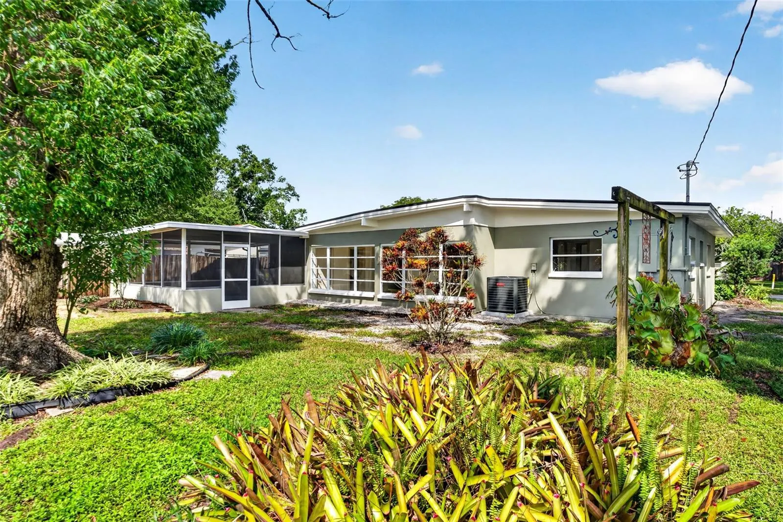 3486 FLORAL DR