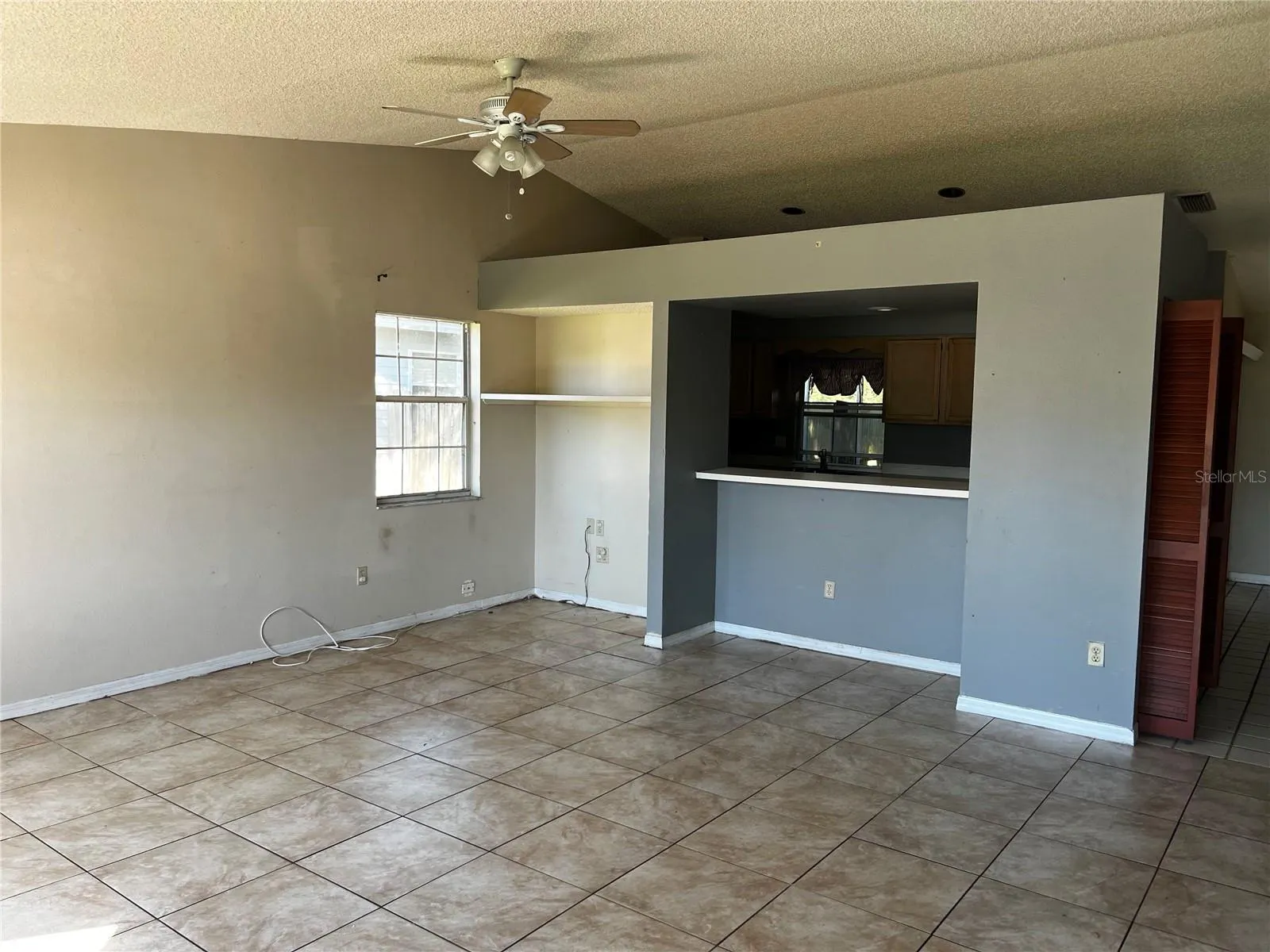 1890 FEATHER TREE CIR