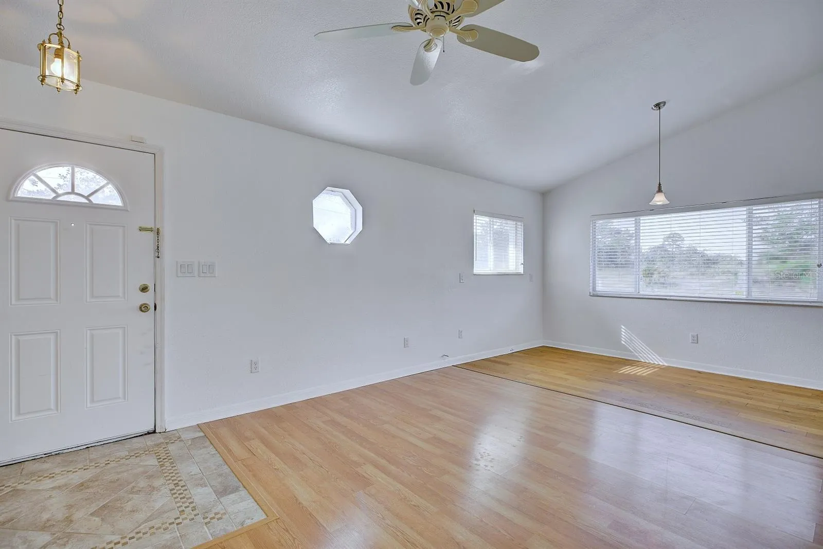 450 ROSE LN