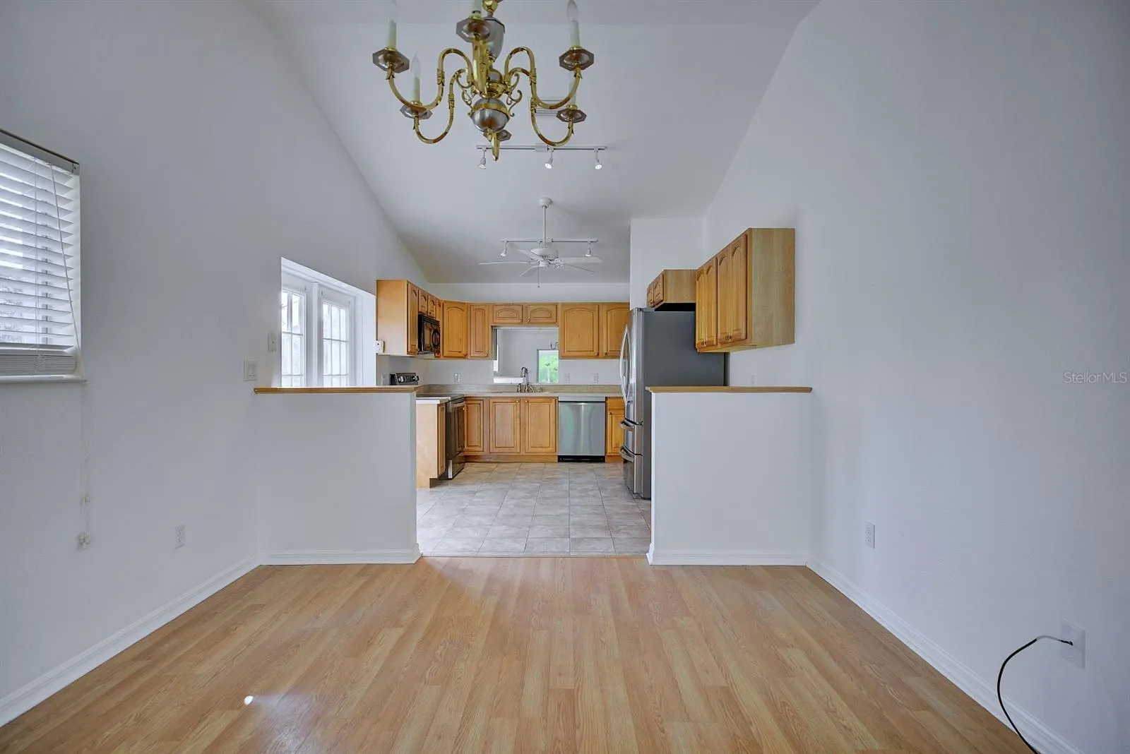 450 ROSE LN
