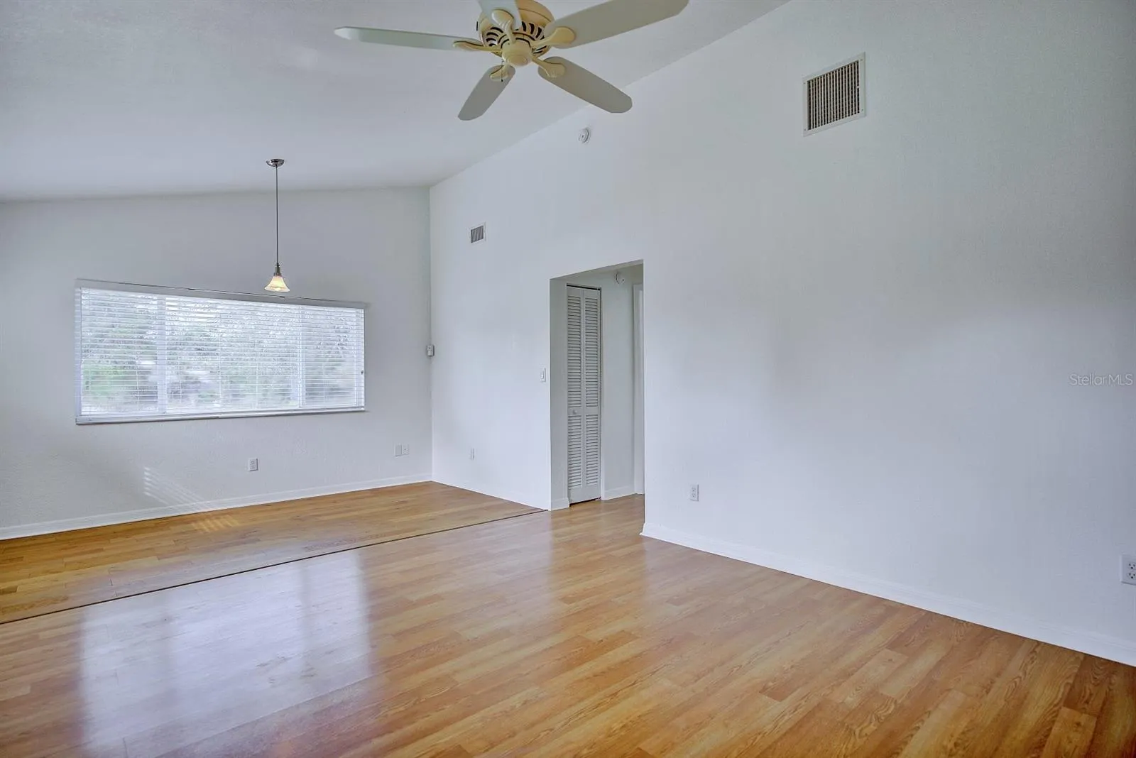 450 ROSE LN