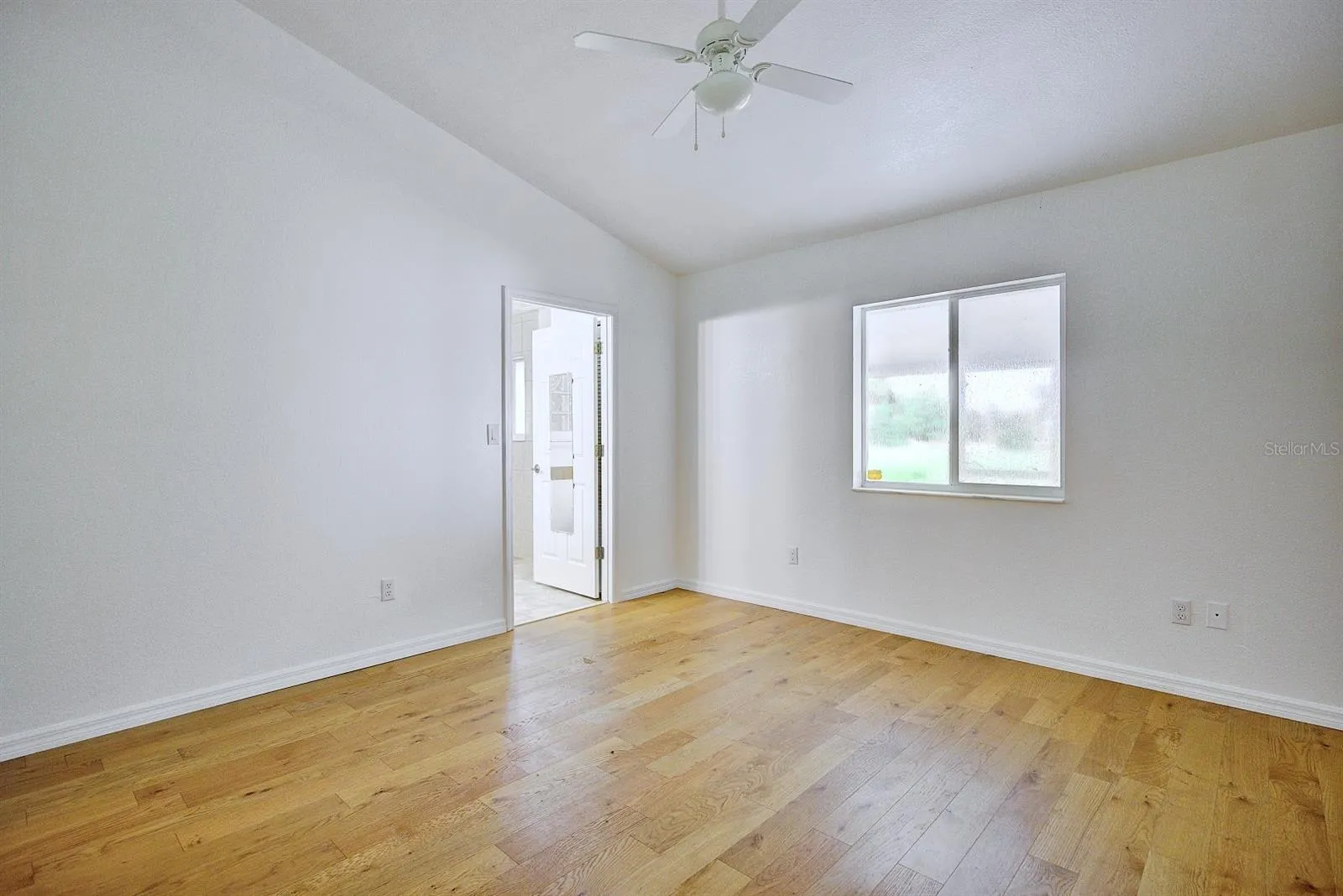 450 ROSE LN
